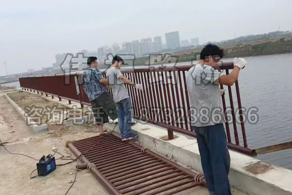 黄骅港贝壳湖公园铁艺栏杆项目 黄骅港(gǎng)贝壳湖公园铁艺栏杆(gǎn)项目