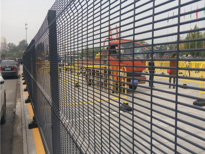 密纹(wén)网护栏